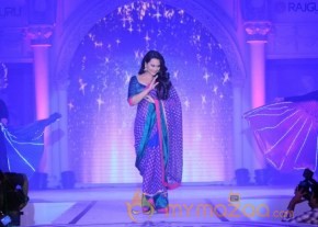 Sonakshi Sinha Latest Rampwalk Photos photo 15