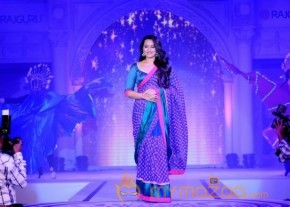Sonakshi Sinha Latest Rampwalk Photos photo 24