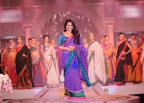 Sonakshi Sinha Latest Rampwalk Photos photo 22