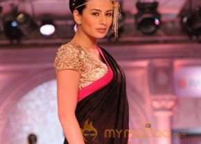 Sonakshi Sinha Latest Rampwalk Photos photo 10