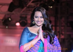 Sonakshi Sinha Latest Rampwalk Photos photo 11