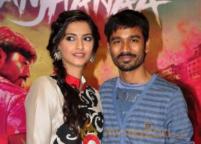 Sonam Kapoor & Dhanush At Reliance Digital Event  photo 12