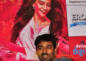 Sonam Kapoor & Dhanush At Reliance Digital Event  photo 17