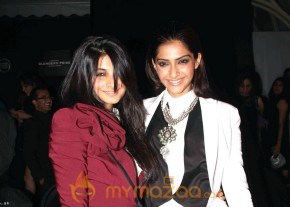 Sonam Kapoor at Anamika khanna's Lakme Fashion Show photo 2