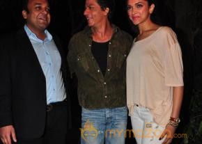 SRK-Deepika At Zee Cine Awards 2013 Announcement photo 5