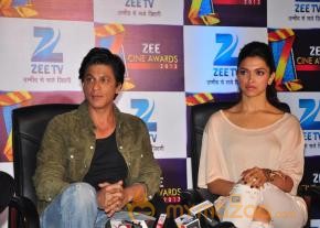 SRK-Deepika At Zee Cine Awards 2013 Announcement photo 13