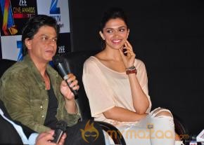 SRK-Deepika At Zee Cine Awards 2013 Announcement photo 15