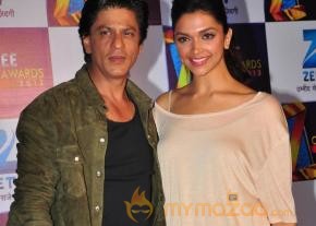 SRK-Deepika At Zee Cine Awards 2013 Announcement photo 2