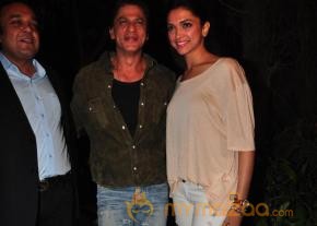SRK-Deepika At Zee Cine Awards 2013 Announcement photo 16