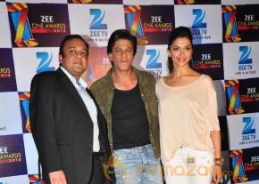 SRK-Deepika At Zee Cine Awards 2013 Announcement photo 12