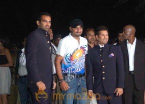 SRK and Brian Lara at IPL red carpet last night-Gallery photo 18
