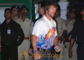 SRK and Brian Lara at IPL red carpet last night-Gallery photo 12