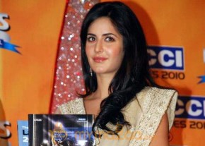 SRK, Katrina and Victoria (Dutch) at FICCI photo 24
