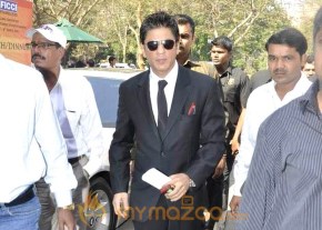 SRK, Katrina and Victoria (Dutch) at FICCI photo 19