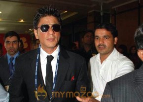 SRK, Katrina and Victoria (Dutch) at FICCI photo 13