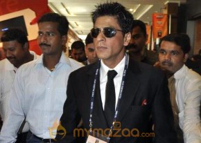 SRK, Katrina and Victoria (Dutch) at FICCI photo 21