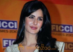 SRK, Katrina and Victoria (Dutch) at FICCI photo 10