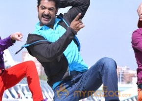 Sruthi Hasan In Ramayya Vastavayya Photos photo 8