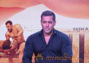 Sultan Hindi Movie Trailer Launch Photos photo 11