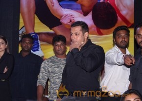 Sultan Hindi Movie Trailer Launch Photos photo 6