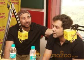 Sunny & Bobby At Yamla Pagla Deewana 2 Press Meet  photo 11