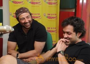 Sunny & Bobby At Yamla Pagla Deewana 2 Press Meet  photo 17