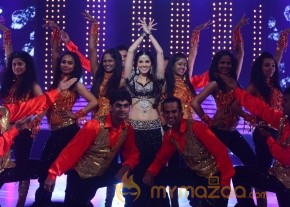 Sunny Leone Sizzling Photos on JDJ Show  photo 4