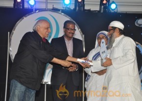 Sushmita Sen At Mother Teresa Memorial Awards photo 33