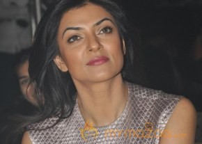 Sushmita Sen At Mother Teresa Memorial Awards photo 19