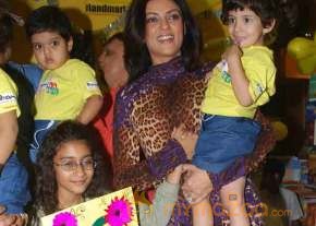 Sushmita Sen at Shobha De's book S' Secret launch  photo 15