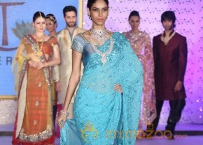 The Hindu Bridal Mantra 2014 Fashion week photos photo 76