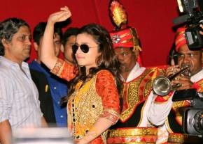 Trailer launch of film Humpty Sharma Ki Dulhania photo 6