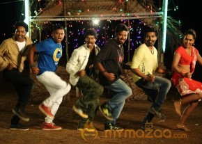 V Movie New Stills photo 13