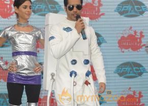 Varun Dhawan Launches Dark Roller Coaster Photos  photo 30