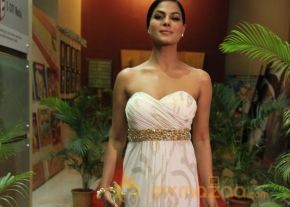 Veena Malik At Ziindagi 5050 Premiere Show  photo 15