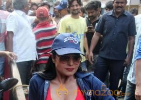 Veena Malik Promoting Their Movie Zindagi 50-50  photo 65