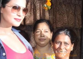 Veena Malik Promoting Their Movie Zindagi 50-50  photo 71