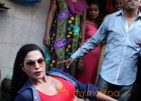 Veena Malik Promoting Their Movie Zindagi 50-50  photo 30