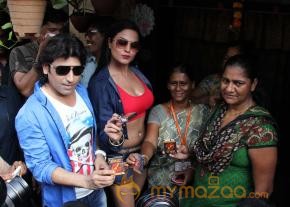 Veena Malik Promoting Their Movie Zindagi 50-50  photo 53