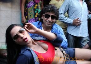 Veena Malik Promoting Their Movie Zindagi 50-50  photo 35