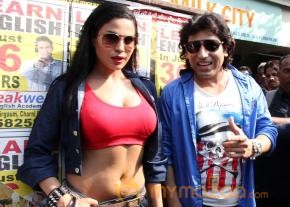 Veena Malik Promoting Their Movie Zindagi 50-50  photo 7