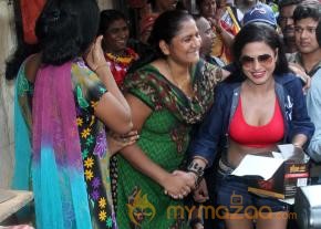Veena Malik Promoting Their Movie Zindagi 50-50  photo 54