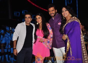 Vidya Balan & Emraan At India's Dancing Superstar  photo 5