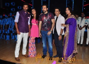 Vidya Balan & Emraan At India's Dancing Superstar  photo 10