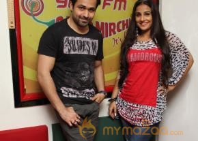  Vidya Balan & Emraan At Radio Mirchi studio   photo 2