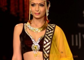Zareen Khan at Iigj At Iijw 2014 photo 9