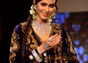 Zareen Khan at Iigj At Iijw 2014 photo 5