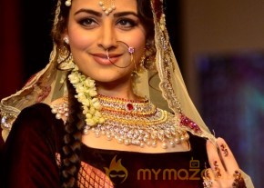 Zareen Khan at Iigj At Iijw 2014 photo 33