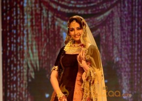 Zareen Khan at Iigj At Iijw 2014 photo 18