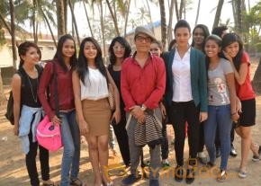 Gun Pe Done Movie Onlocation Photos  photo 20
